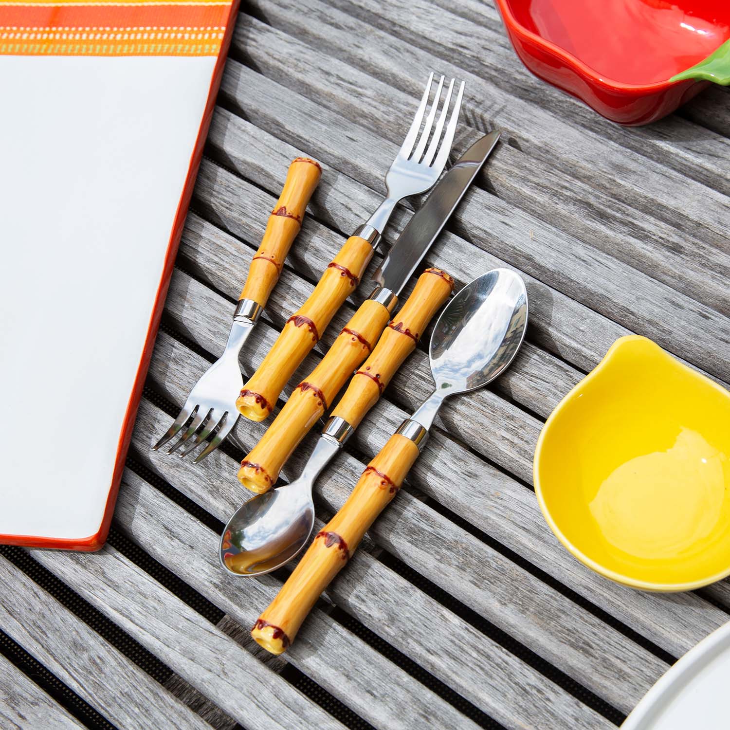 Ensemble de couverts 20 pièces avec manche en bambou