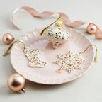 Ornement Flocon de Neige Orné de Pierres Précieuses 2025